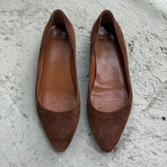 Aquatalia Suede Flats - Picture 1 of 9
